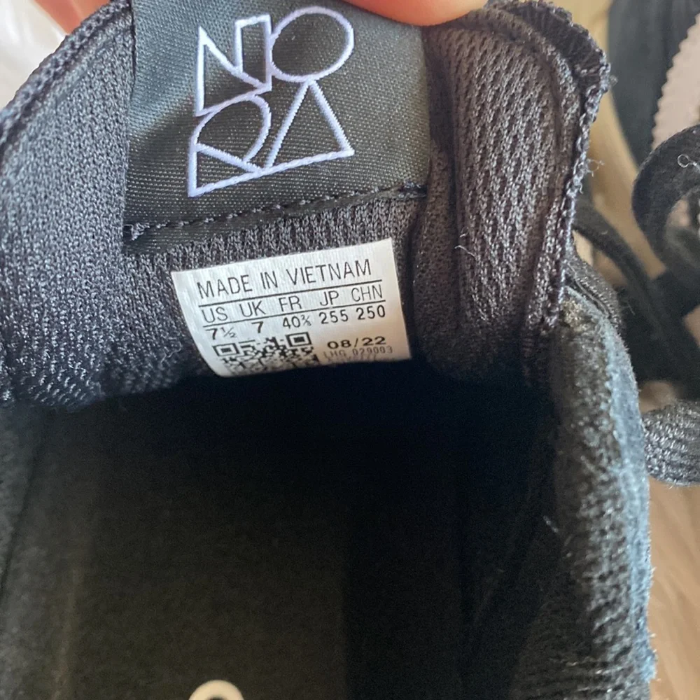 Adidas Nora black and white size 7.5 - Picture 6 of 6